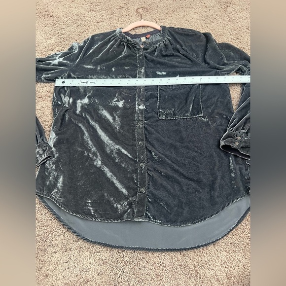 Large Anthropologie pilcro velvet femme button down collarless shirt grey gray - Picture 12 of 15